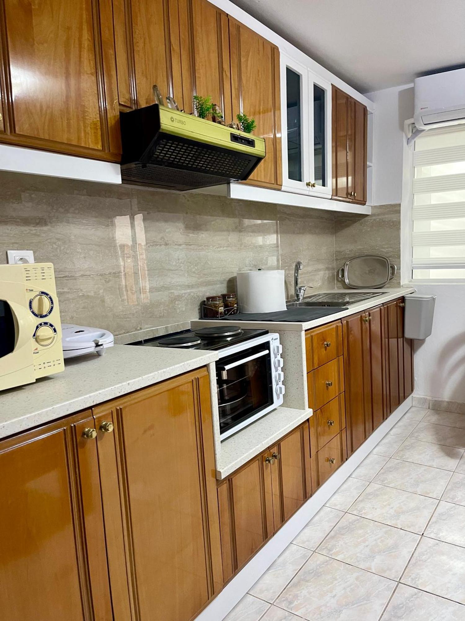 Guest House Luli Sarande Exterior photo