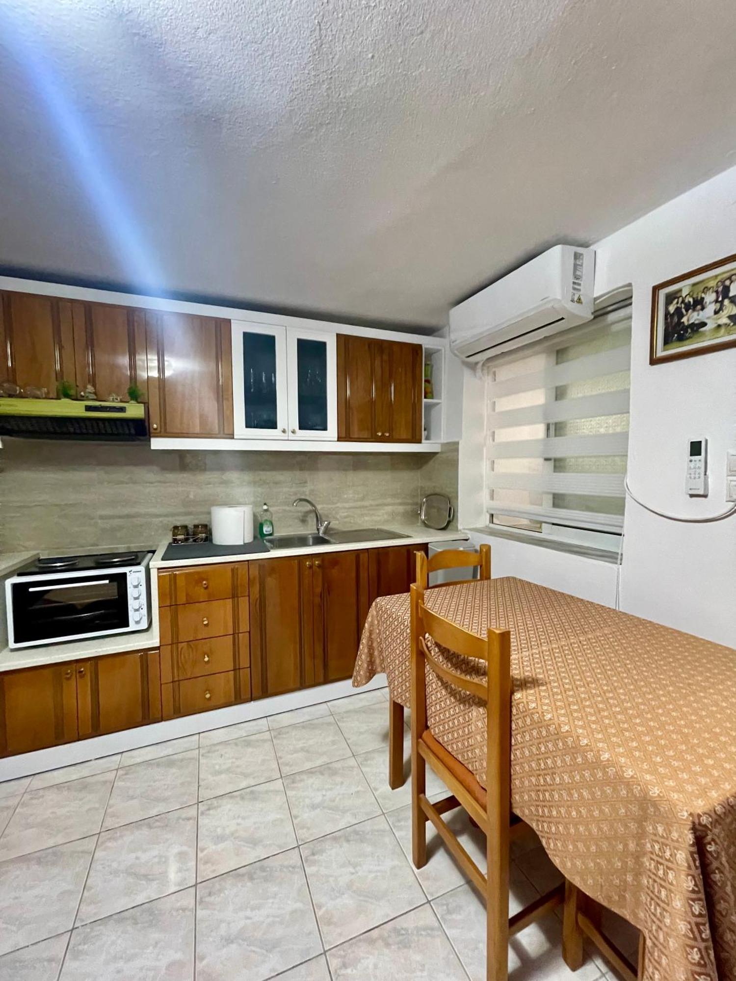 Guest House Luli Sarande Exterior photo